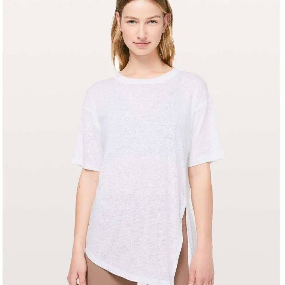 Lululemon Sneak Out White short sleeve tunic NWOT size 4
